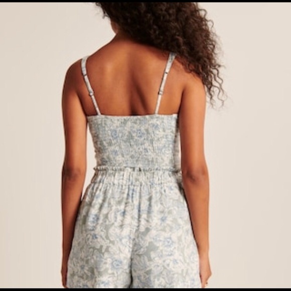 Abercrombie & Fitch Twist-Front Linen-Blend Cutout Top, LIGHT BLUE FLORAL - Picture 3 of 5